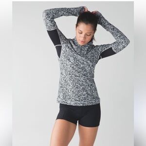 Lululemon Sunaway Runaway 1/2 Zip Size 6/8.